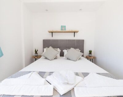 White Pearl – Private Swimming Pool – 3 Bedrooms Naxos Town