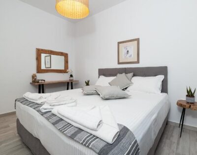 White Pearl – Private Swimming Pool – 3 Bedrooms Naxos Town