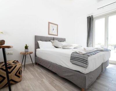 White Pearl – Private Swimming Pool – 3 Bedrooms Naxos Town